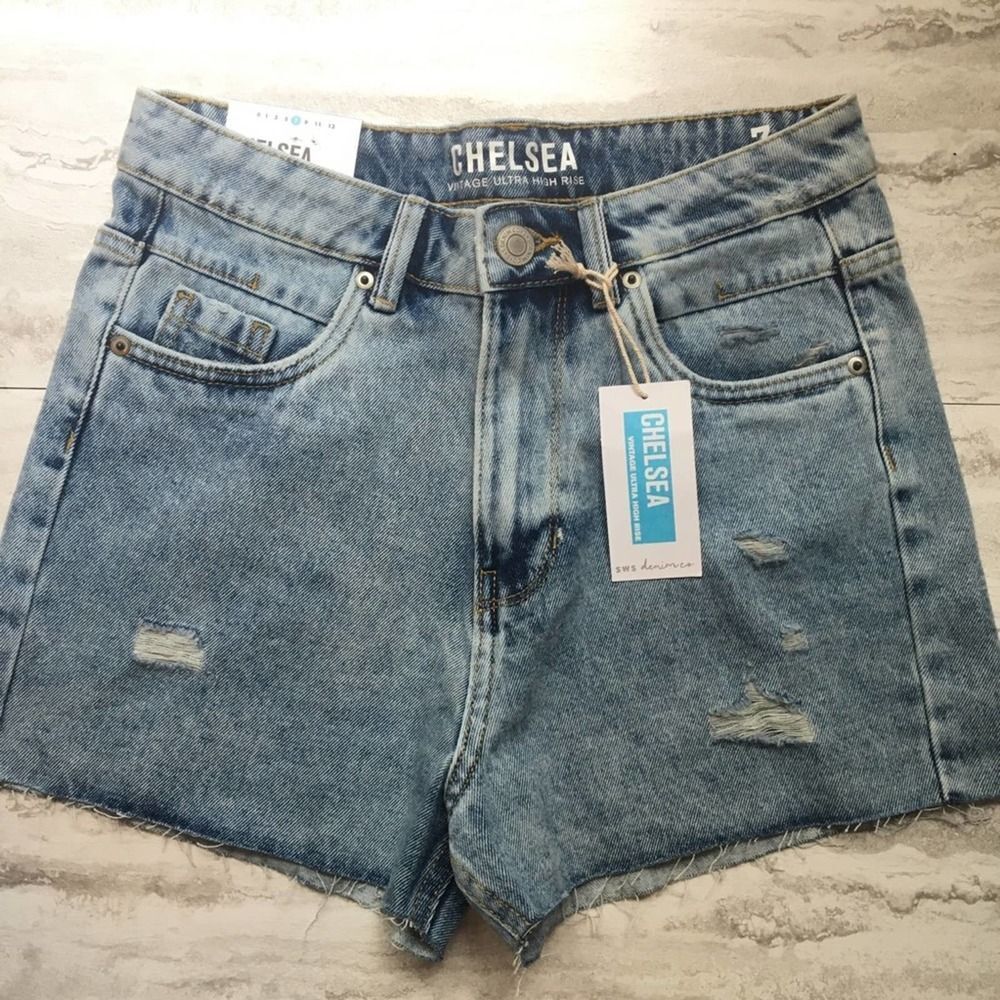 Chelsea Ultra High-Rise Acid Wash Raw Hem Jean Shorts 7 Junior's Charlotte Russe - Picture 2 of 12